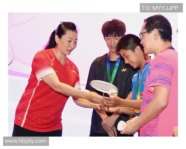 成都羽毛球队勇攀高峰的奋斗历程与冠军赛背后的故事 成都羽毛球队勇攀高峰的奋斗历程与冠军赛背后的故事